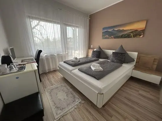 Basic Tek Büyük Yataklı Oda