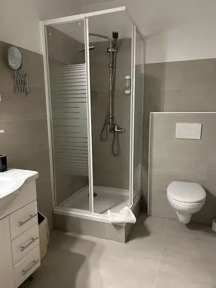 Basic Tek Büyük Yataklı Oda