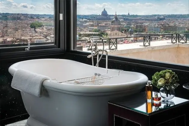 Çatı Katı Süiti (Penthouse) (Hassler Suite)