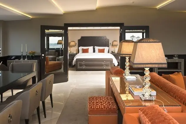 Çatı Katı Süiti (Penthouse) (Hassler Suite)