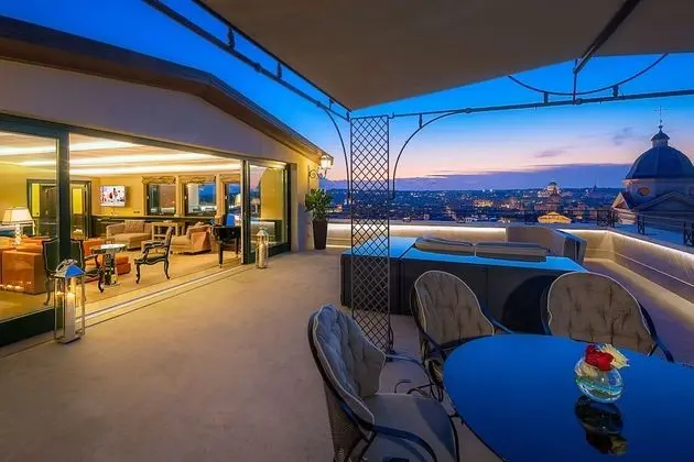Çatı Katı Süiti (Penthouse) (Hassler Suite)