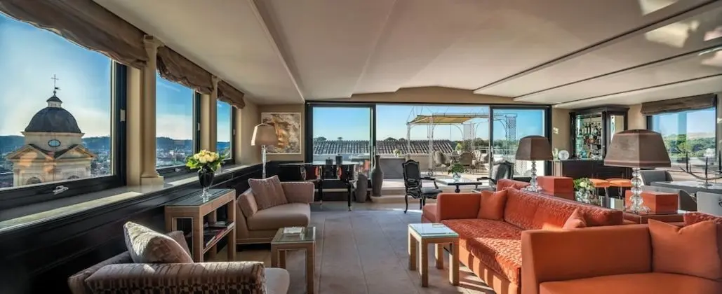 Çatı Katı Süiti (Penthouse) (Hassler Suite)
