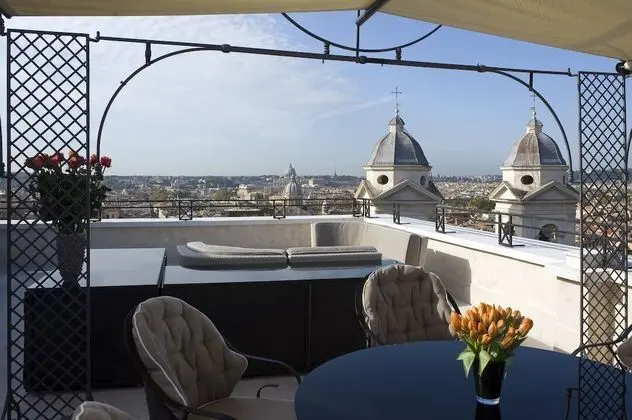 Çatı Katı Süiti (Penthouse) (Hassler Suite)
