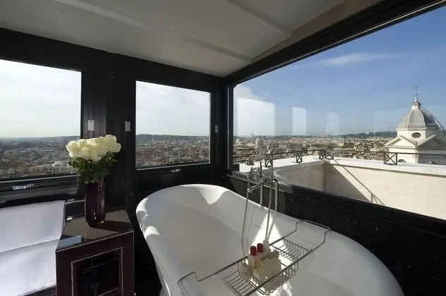 Çatı Katı Süiti (Penthouse) (Hassler Suite)