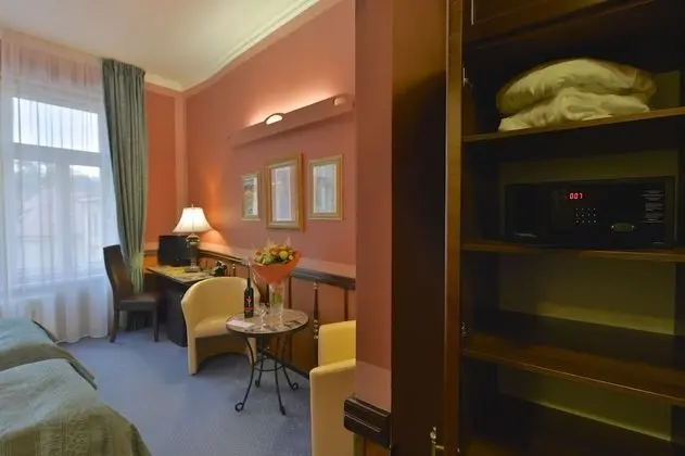 Deluxe Tek Büyük veya İki Ayrı Yataklı Oda