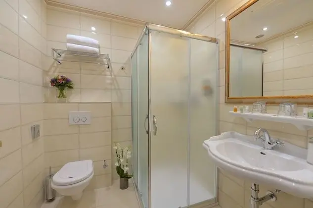 Deluxe Tek Büyük veya İki Ayrı Yataklı Oda