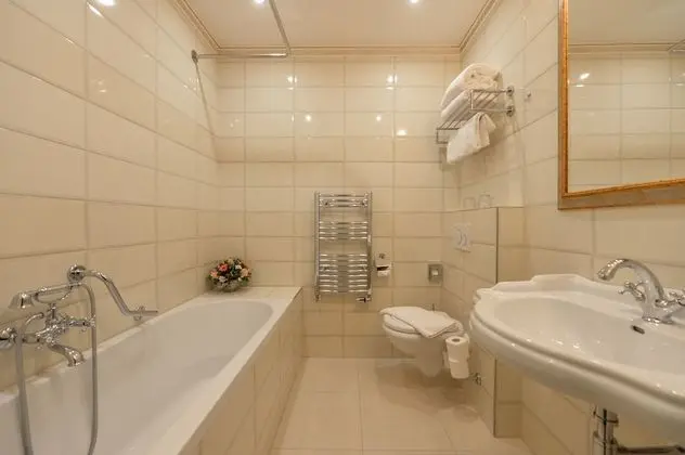 Deluxe Tek Büyük veya İki Ayrı Yataklı Oda