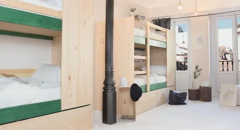 One Single Bed in Shared Dormitory for 8 Occupants, Private Bathroom, Women Only