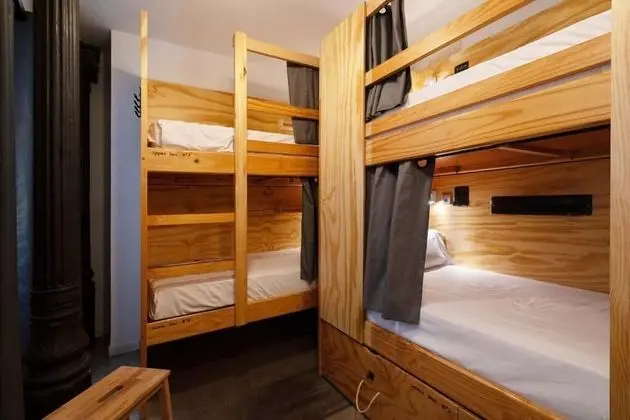Ortak Ranzalı Oda, Karma Ranzalı Oda, Özel Banyo (4 people)