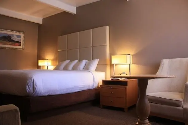 Oda, 1 En Büyük (King) Boy Yatak, Zemin Kat