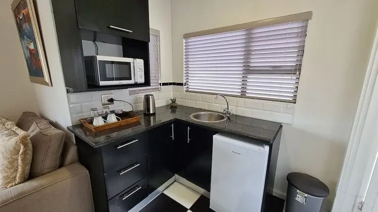 Standard Tek Büyük Yataklı Oda, 1 Büyük (Queen) Boy Yatak, Buzdolabı ve Mikrodalga, Bahçe Manzaralı