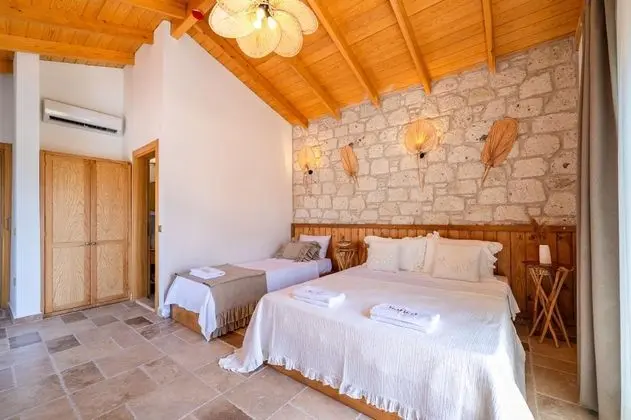 Deluxe Üç Kişilik Oda , Bahçe Manzaralı, Balkonlu