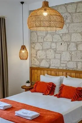 Deluxe Üç Kişilik Oda , Bahçe Manzaralı, Balkonlu