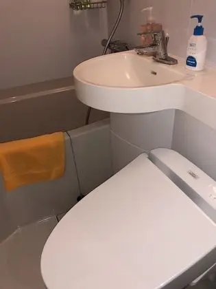 İki Ayrı Yataklı Oda, Sigara İçilmez