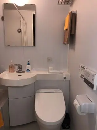 İki Ayrı Yataklı Oda, Sigara İçilmez