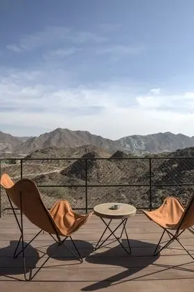 Deluxe Lodge with scenic mountain views & outdoor terrace