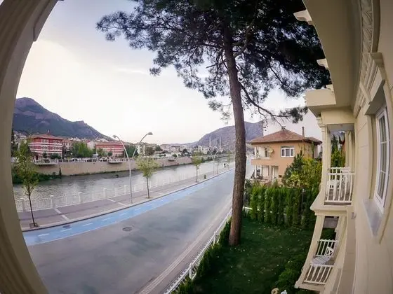 Suite, Nehir Manzaralı, Balkonlu