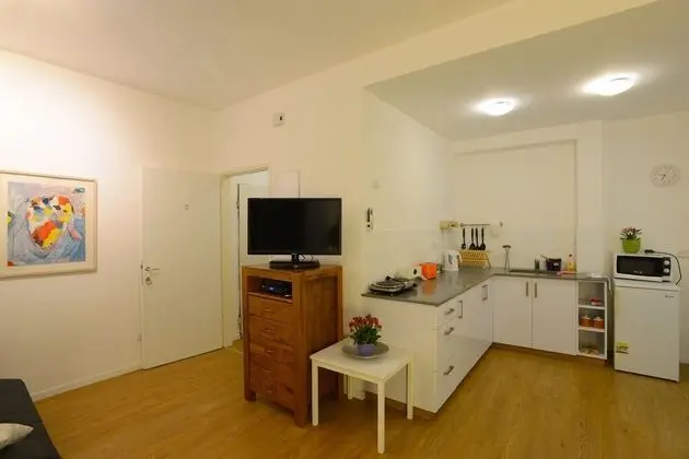 Apart Daire, 1 Yatak Odası (Hatzmaot near the sea)