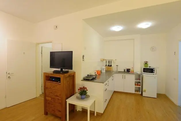 Apart Daire, 1 Yatak Odası (Hatzmaot near the sea)