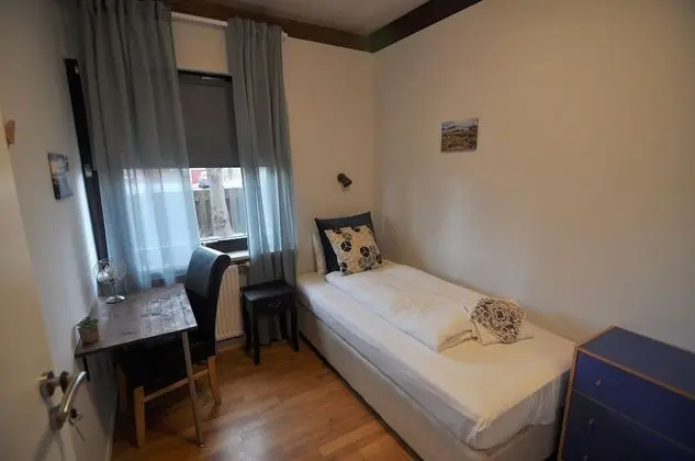 Tek Kişilik Oda, Ortak Banyo