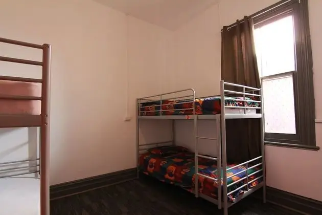 Ortak Ranzalı Oda, Sadece kadınlar için