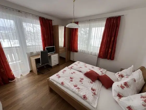 Two-Bedroom Apartment Dachstein