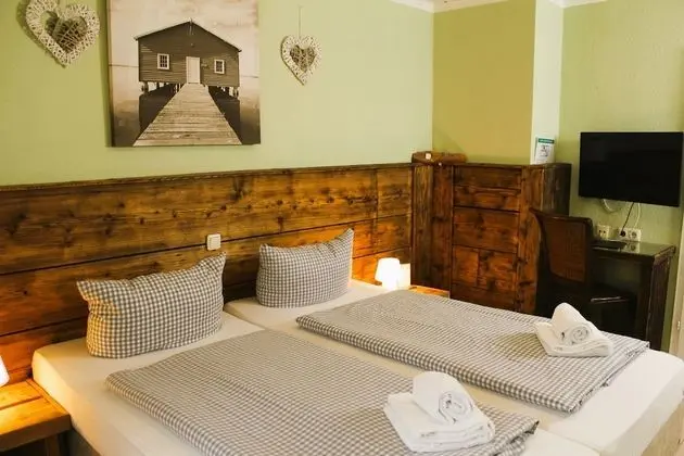 Standard Tek Büyük Yataklı Oda