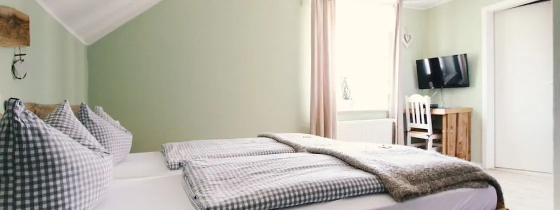 Standard Tek Büyük Yataklı Oda