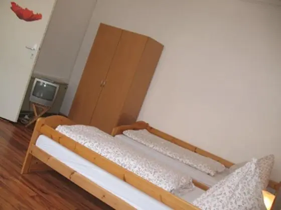 Üç Kişilik Oda