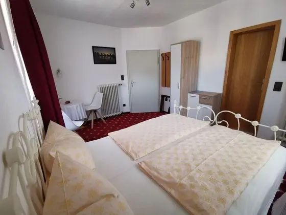 Classic Tek Büyük Yataklı Oda