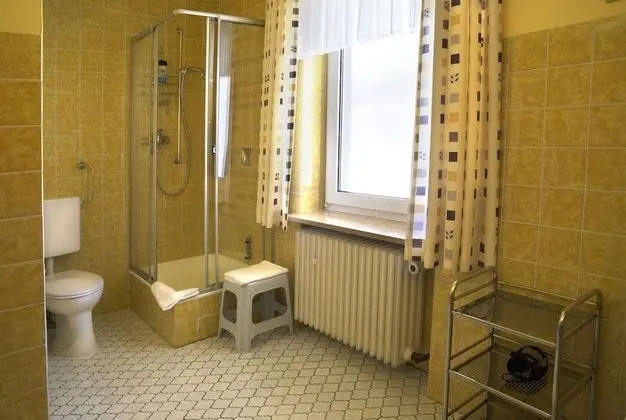 Classic Tek Büyük Yataklı Oda