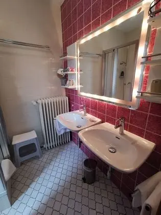 Classic Tek Büyük Yataklı Oda