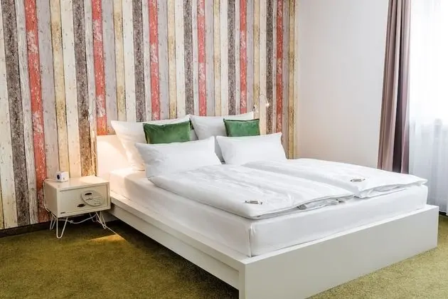 Classic Tek Büyük Yataklı Oda, Özel Banyo, Park Manzaralı