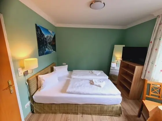 Tek Büyük Yataklı Oda, Dağ Manzaralı