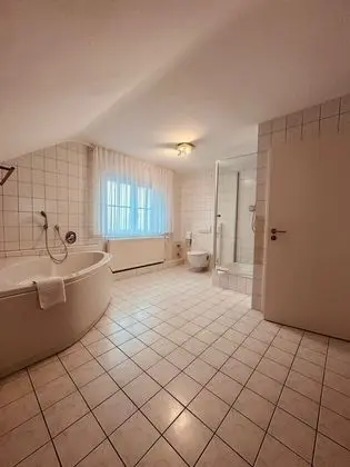Standard Süit, Özel Banyo (Talblick)