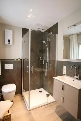 Deluxe Apart Daire, Banyolu/Duşlu