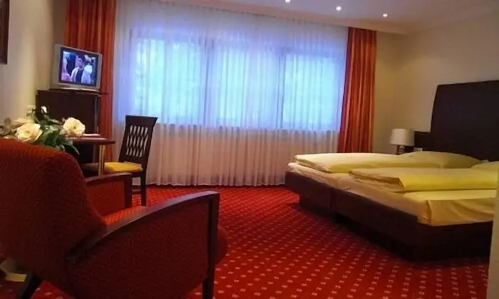 Comfort Tek Büyük Yataklı Oda, Bahçe Manzaralı