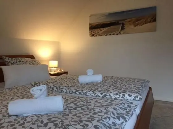 Comfort Apart Daire, 4 Yatak Odası, Teras, Bahçeli (zuzüglich Endreinigung 99,00 EUR)