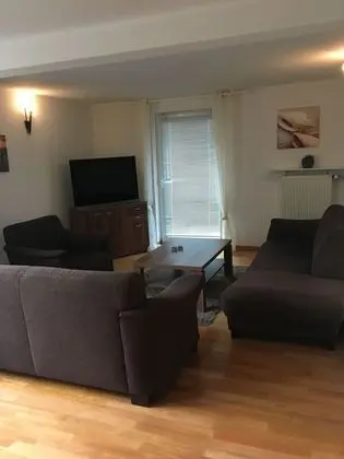 Comfort Apart Daire, 4 Yatak Odası, Teras, Bahçeli (zuzüglich Endreinigung 99,00 EUR)