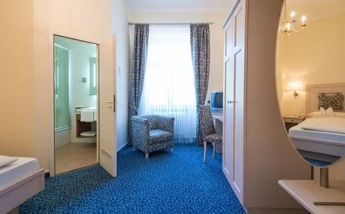 Comfort Tek Büyük Yataklı Oda