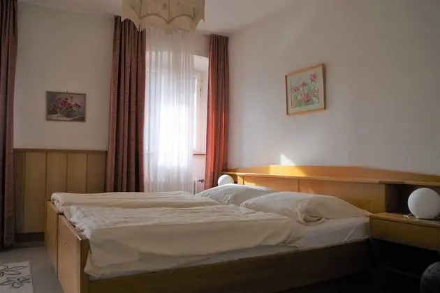 Tek Büyük Yataklı Oda (Charles Spurgeon)