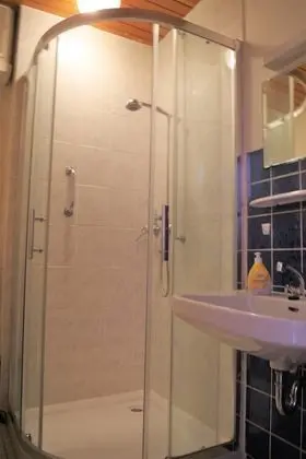 Tek Büyük Yataklı Oda (Charles Spurgeon)