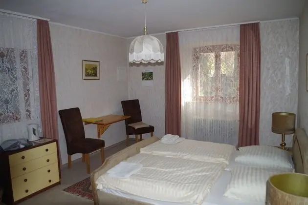 Tek Büyük Yataklı Oda (Hudson Taylor)