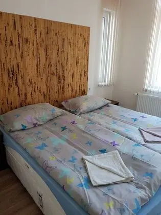 Basic Tek Büyük veya İki Ayrı Yataklı Oda