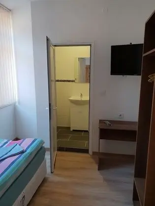 Basic Tek Büyük veya İki Ayrı Yataklı Oda