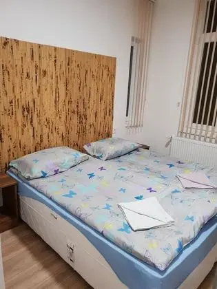 Basic Tek Büyük veya İki Ayrı Yataklı Oda