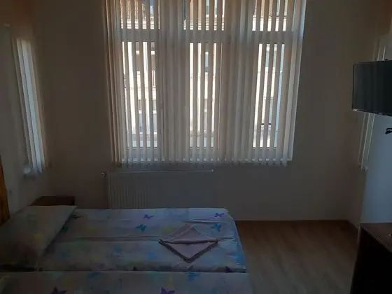 Basic Tek Büyük veya İki Ayrı Yataklı Oda