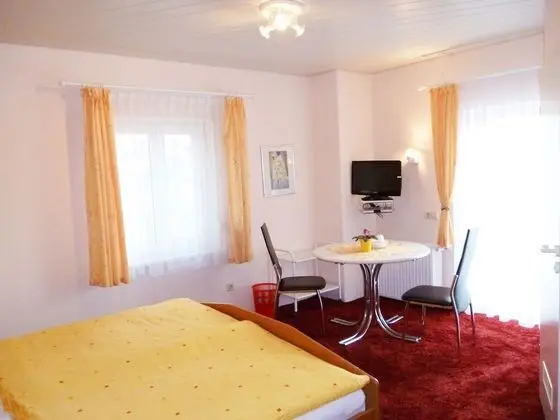 Tek Büyük Yataklı Oda