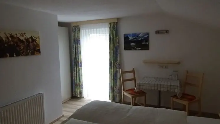 Tek Büyük Yataklı Oda, Balkon