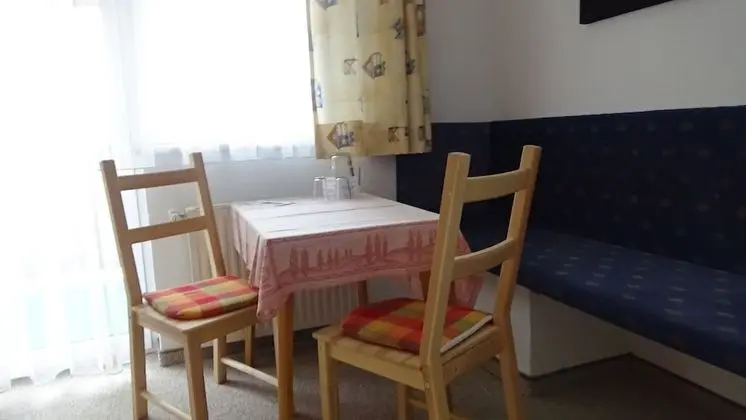 Üç Kişilik Oda, Balkon